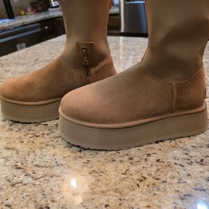 Ugg Platform  Boots